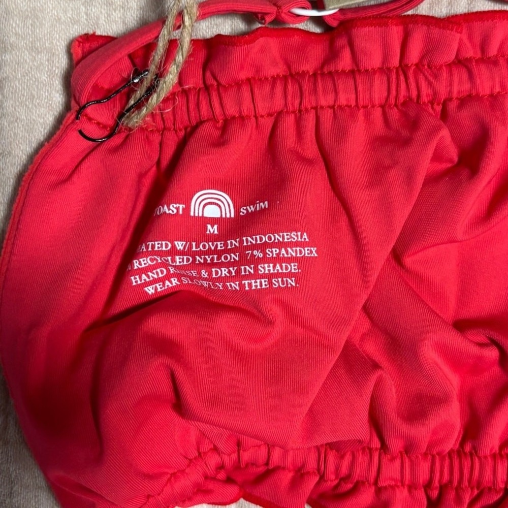 NWT Toast Signature Ruffle Bandeau Top, Open Front, Fire Coral Red, Ribbed, Sz M - Picture 4 of 5